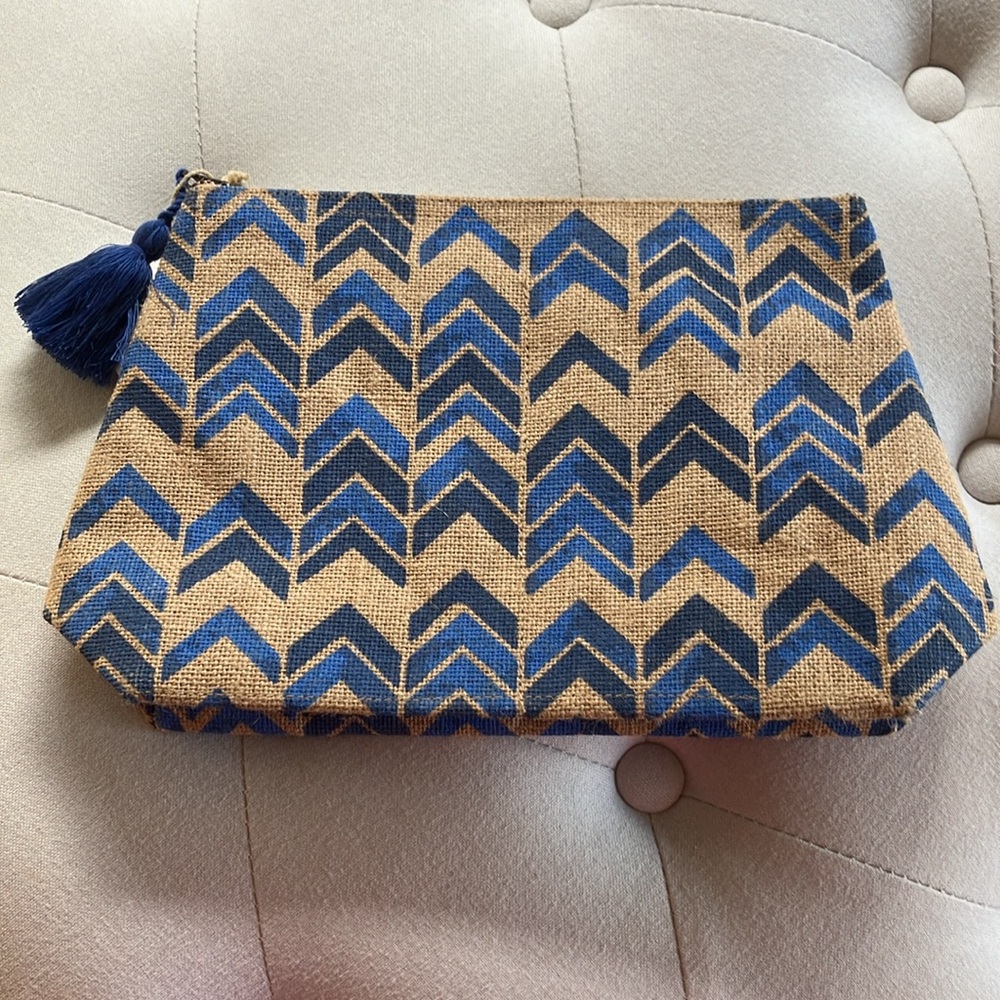 💙Neiman Marcus Blue Chevron Clutch💙
